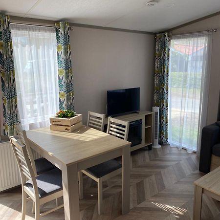 4 Persoons Chalet Hz 21 เลาเวอร์ชูก ภายนอก รูปภาพ